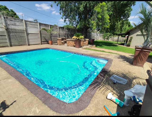 3 BEDROOM HOUSE FOR SALE IN PROTEA PARK